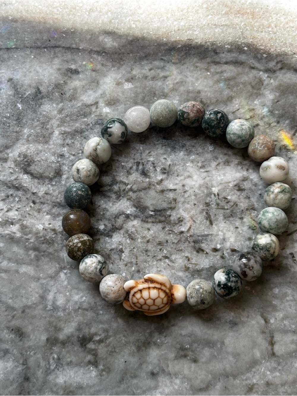 Beaded Turtle Mixed Stone Charm Bracelet in Green and Cream